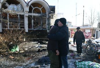 Ucraina, Russia: “Kiev colpisce supermercato Donetsk con lanciarazzi Himars”