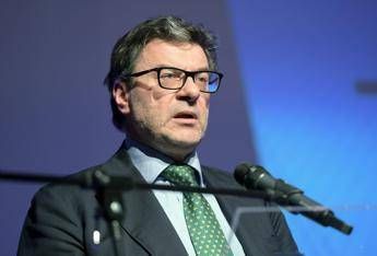 Piano riarmo Ue, Giorgetti frena: “Per difesa serve programma ragionato, no senza una logica”