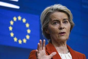 Von der Leyen: “Domani piano per riarmare Ue”