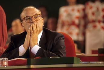 Craxi, 25 anni fa la morte. Mattarella: “Ha impresso segno in indirizzi del Paese”