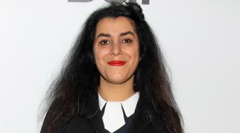 “Francia ipocrita verso Iran”, la fumettista Marjane Satrapi rifiuta Legion d’Onore