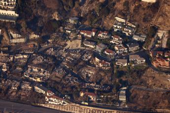 Incendi a Los Angeles, anche le star perdono casa. Jennifer Garner: “Morta una mia amica”