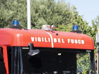 Milano, incendio in azienda solventi a Rho: tre operai feriti