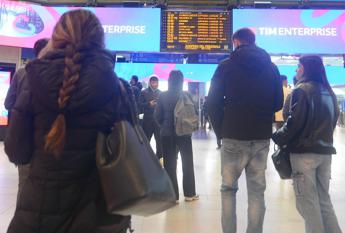 Sciopero dei treni oggi e domani, cancellazioni e ritardi: orari e fasce garanzia