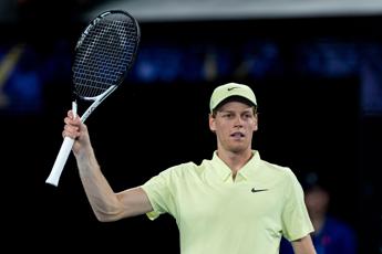 Sinner travolge De Minaur e vola in semifinale Australian Open 2025