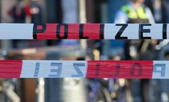 Sparatoria in fabbrica in Germania, due morti e killer in fuga