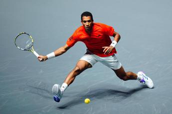 Troppo tifo agli Australian Open, Auger-Aliassime e Fokina cambiano campo – Video