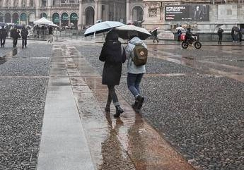 Due cicloni sull’Italia, ondata di maltempo nel weekend: previsioni meteo