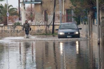 Maltempo e allagamenti in Calabria: scuole chiuse a Catanzaro e Crotone