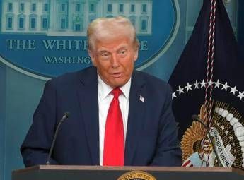 Trump, ordine esecutivo per sanzioni alla Corte penale internazionale: “Ci prende di mira”