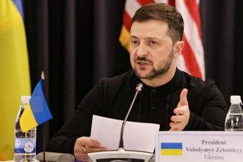 Ucraina, Zelensky: “Putin porterà Bielorussia in guerra”. Il piano di Trump è pronto