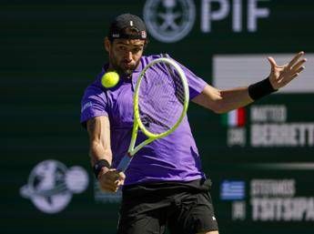 Errani batte Berrettini a ping pong. Matteo: “Ma Sara è cinese?”