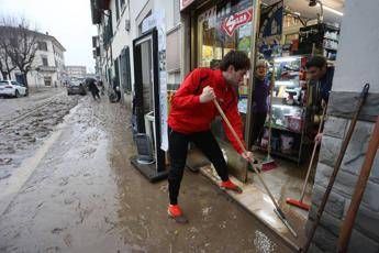 Maltempo in Toscana, meteo migliora: Arno in lenta discesa a Firenze