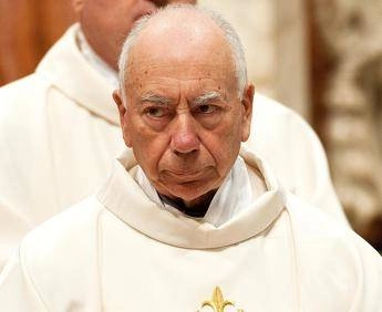 Papa Francesco, cardinal Coccopalmerio: “La foto? Commosso ma non può bastare al nostro affetto”