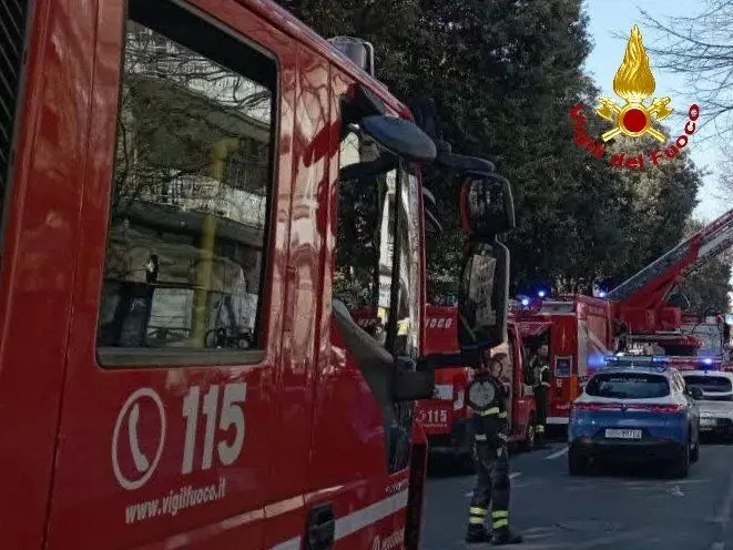 Incendio in un appartamento a Roma, muore donna anziana